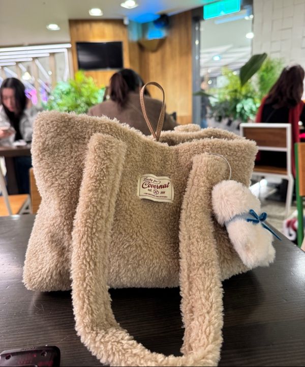 ★COVERNAT WOMAN★ Cloverheart Fluffy Medium Tote Bag Ivory MUSINSA | COVERNAT WOMAN Cloverheart Fluffy Medium Tote Bag