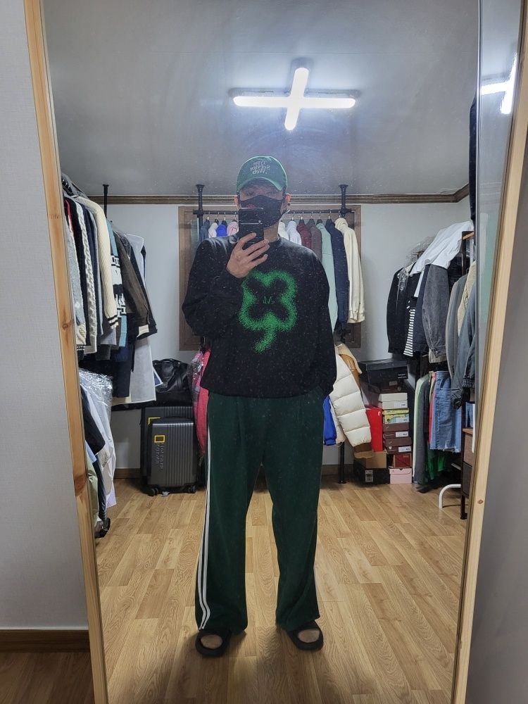 ★MUCENT★ Clover lettering loose fit long sleeve man to man MUSINSA | MUCENT Clover Lettering Loose Fit Long Sleeve Man