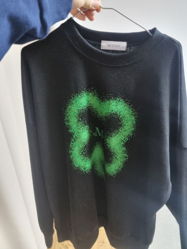 ★MUCENT★ Clover lettering loose fit long sleeve man to man MUSINSA | MUCENT Clover Lettering Loose Fit Long Sleeve Man