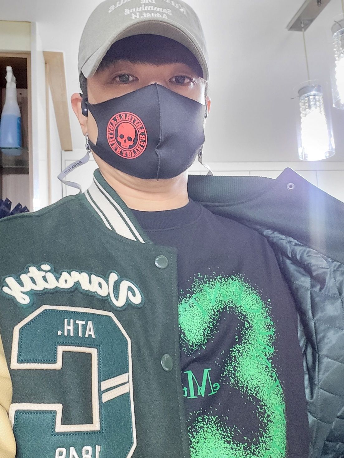 MUSINSA | MUCENT Clover Lettering Loose Fit Long Sleeve Man