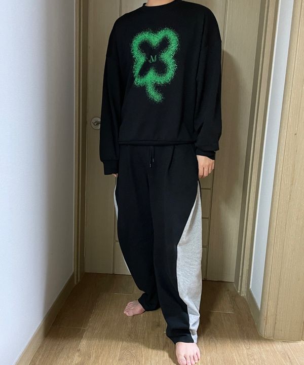 MUSINSA | MUCENT Clover Lettering Loose Fit Long Sleeve Man
