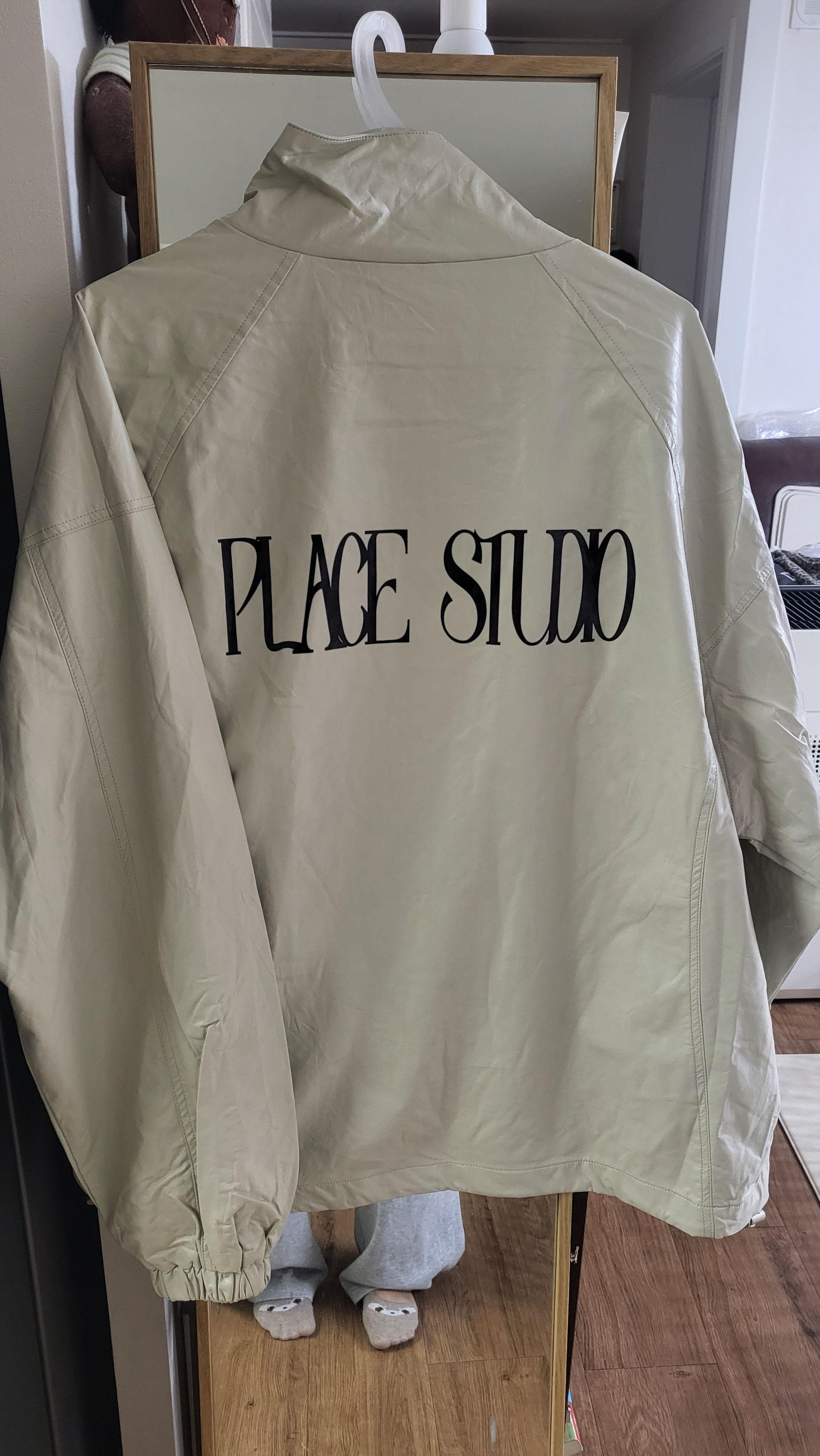 PLACESTUDIO ♥ Crinkle Logo Leather Coated Wind Jacket MUSINSA | PLACE STUDIO Crinkle Back Logo Point Track Leather