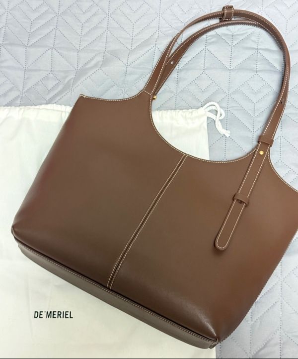 MUSINSA公式 | DEMERIEL 90 Veneta Bag Medium Wood Brown