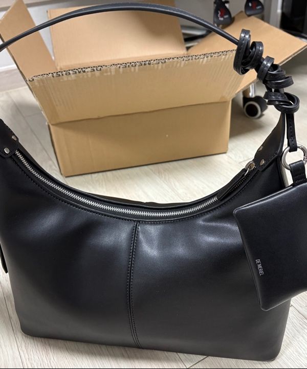 DE MERIEL☆Veneta Hobo Bag Medium Designer fashion, Seoul-fully created | W Concept