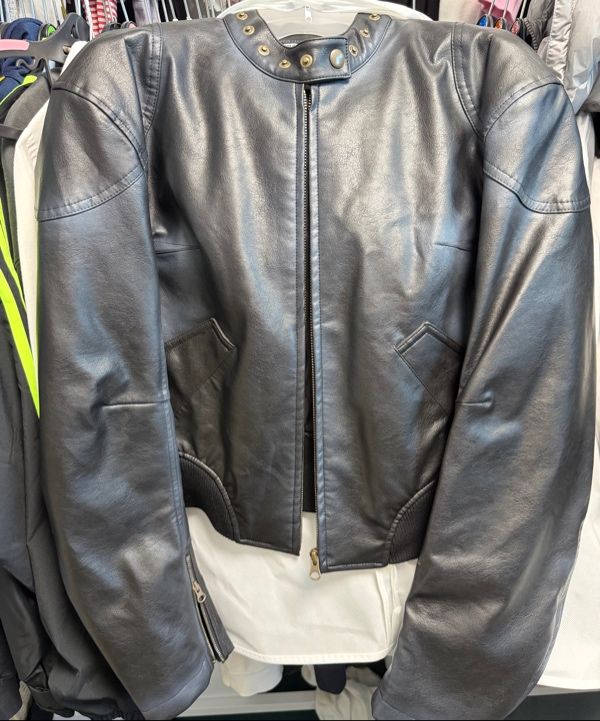 MUSINSA公式 | SCULPTOR Emboss Faux Leather Bomber Black