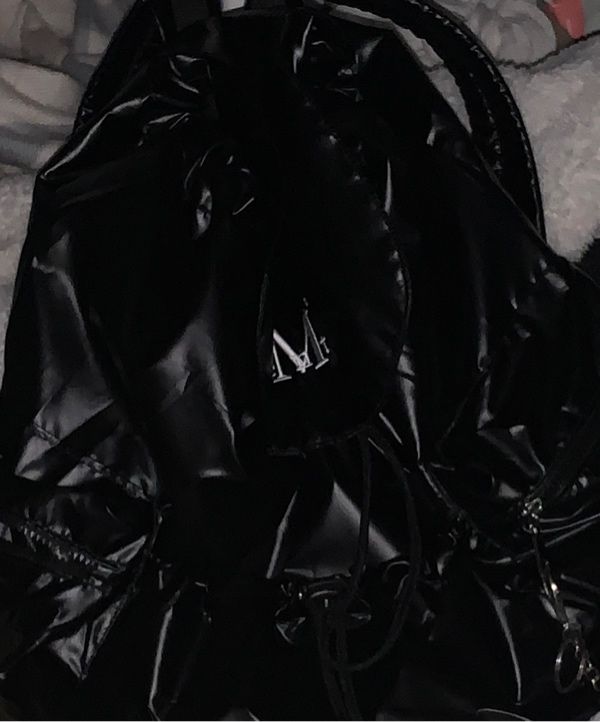 MUSINSA | MUCENT Swan Glossy Backpack Unisex (2 Colors)