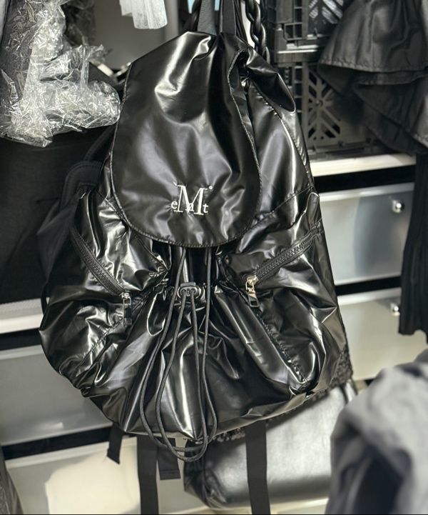 ★MUCENT★ Swan Glossy Back Pack (Unisex) MUSINSA | MUCENT Swan Glossy Backpack Unisex (2 Colors)