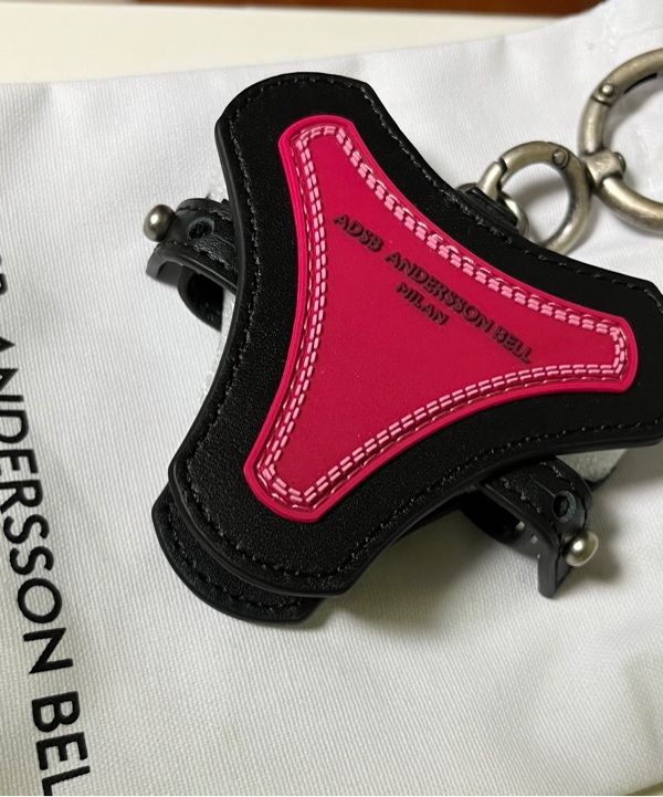 【ANDERSSON BELL】 ADSB AIRPOD CASE aaa443u(BLUE) MUSINSA | ANDERSSON BELL ADSB AirPod Case aaa443u(PINK)