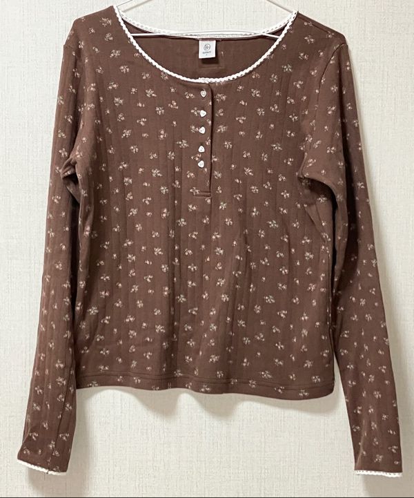 MUSINSA | RONRON EYELET HEART BUTTON HENRYNECK LONG SLEEVE