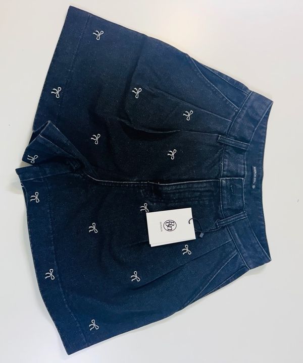 【RONRON】★ RIBBON PATTERN PINTUCK DENIM SHORT PANTS ★ MUSINSA | RONRON RIBBON PATTERN PINTUCK DENIM SHORT PANTS