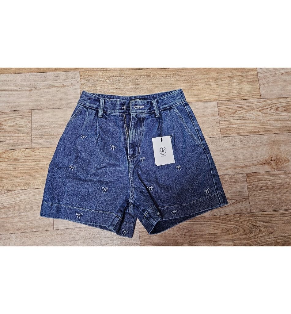 【RONRON】★ RIBBON PATTERN PINTUCK DENIM SHORT PANTS ★ MUSINSA | RONRON RIBBON PATTERN PINTUCK DENIM SHORT PANTS