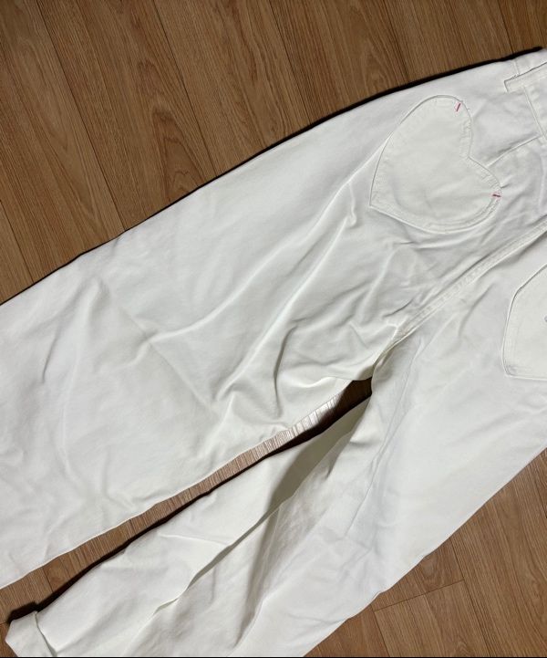 MUSINSA | RONRON BACK HEART STITCH POCKET DENIM PANTS WHITE