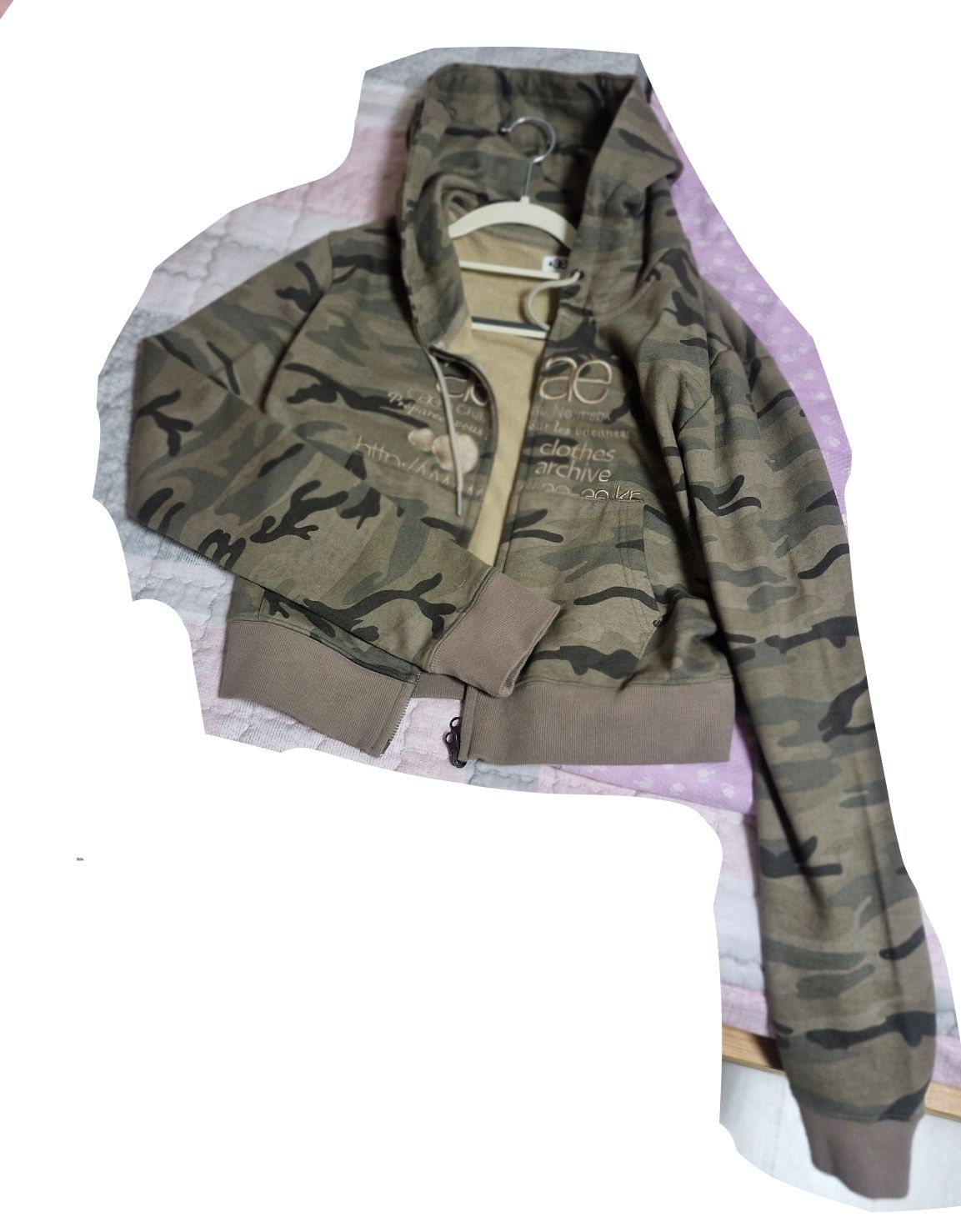 MUSINSA | AEAE WEB LOGO CROP HOOD ZIP UP [CAMO BEIGE]