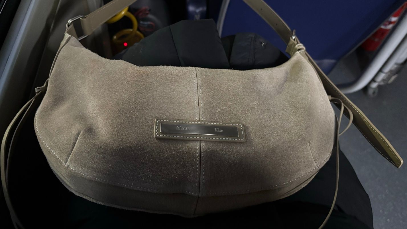 【MATIN KIM】HALF MOON SUEDE LEATHER HOBO BAG★送料・関税込 za5yyxkgj4.jpg?v=1739154951