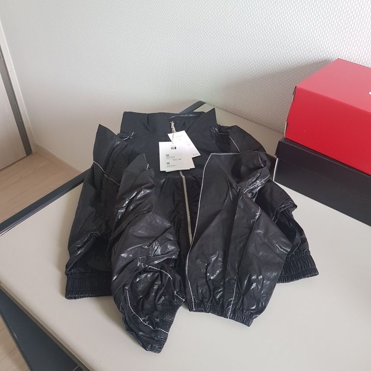 Matin Kim COATING CROP BLOUSON IN BLACK 【公式通販】