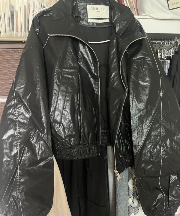 MUSINSA公式 | MATIN KIM MATIN COATING CROP BLOUSON IN BLACK