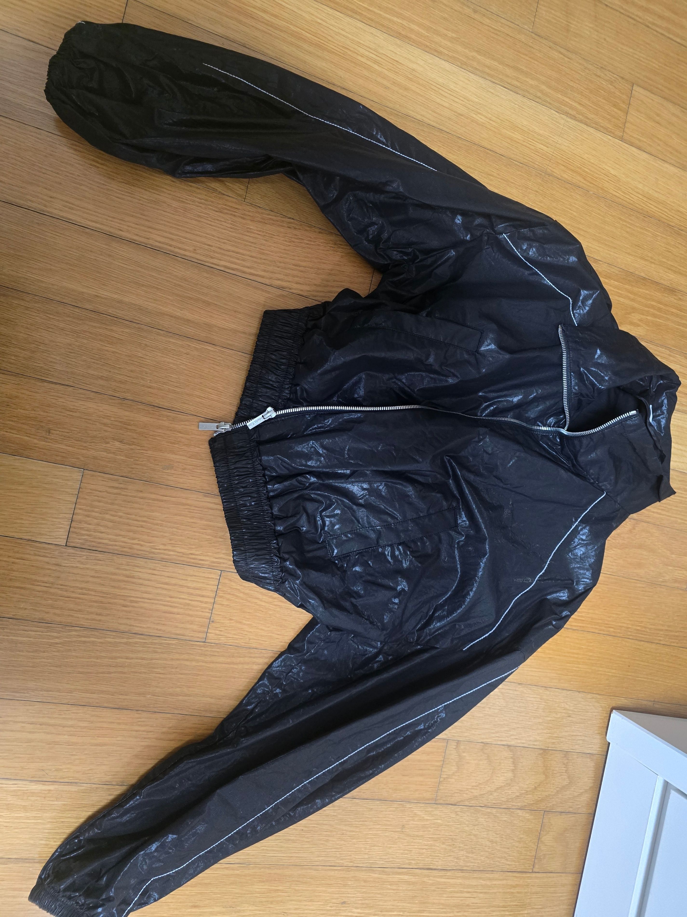 MUSINSA公式 | MATIN KIM MATIN COATING CROP BLOUSON IN BLACK