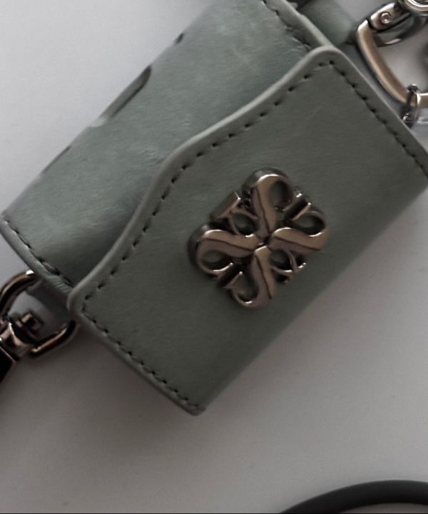 MUSINSA | SATUR Setter Keyring Leather AirPod Case Mint