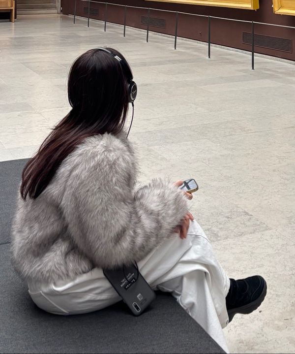 BITTERCELLS Awesome Crop Fur Jacket ベージュ
