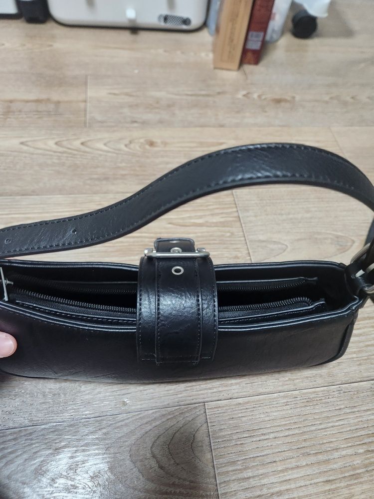 ショルダーバッグ・ポシェット MACOI Curve Buckle Hobo Mini Handbag Silver MUSINSA | MACOI Curve Buckle Hobo Mini Handbag [Silver]