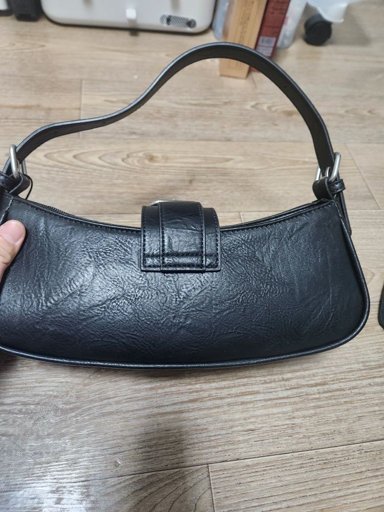 ショルダーバッグ・ポシェット MACOI Curve Buckle Hobo Mini Handbag Silver MUSINSA | MACOI Curve Buckle Hobo Mini Handbag [Silver]