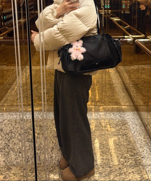 [EMIS] NYLON SHIRRING POCKET DUFFLE バッグ★新作・25SS★韓国 韓國EMIS NYLON SHIRRING POCKET DUFFLE BAG