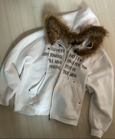 MUSINSA公式 | LUVISTRUE FS LETTER HOOD ZIPUP(WHITE)