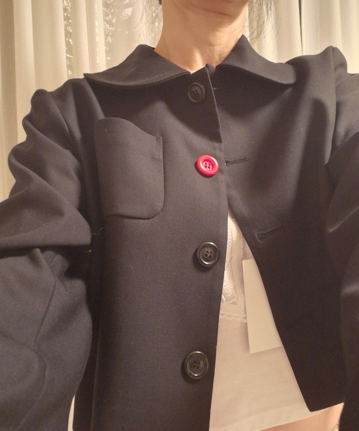 MUSINSA | LO AXUAL RED BUTTON PETER PAN COLLAR JACKET