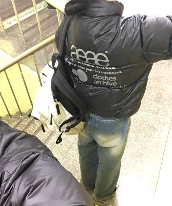 MUSINSA公式 | AEAE WEB LOGO DOWN JACKET [BLACK]