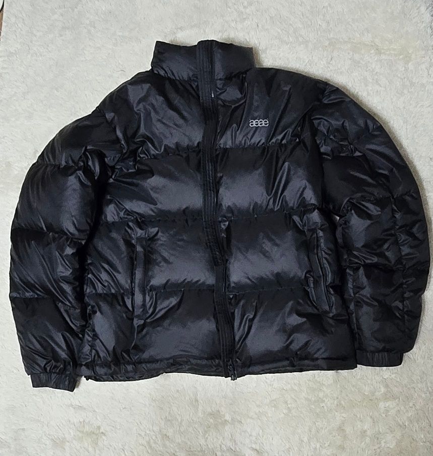 MUSINSA公式 | AEAE WEB LOGO DOWN JACKET [BLACK]