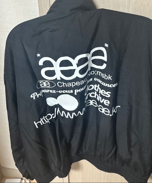 MUSINSA公式 | AEAE WEB LOGO TEAM JACKET [BLACK]