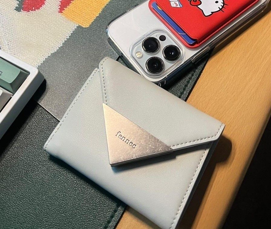 MUSINSA公式 | fennec MATT TRIANGLE WALLET - BROWN