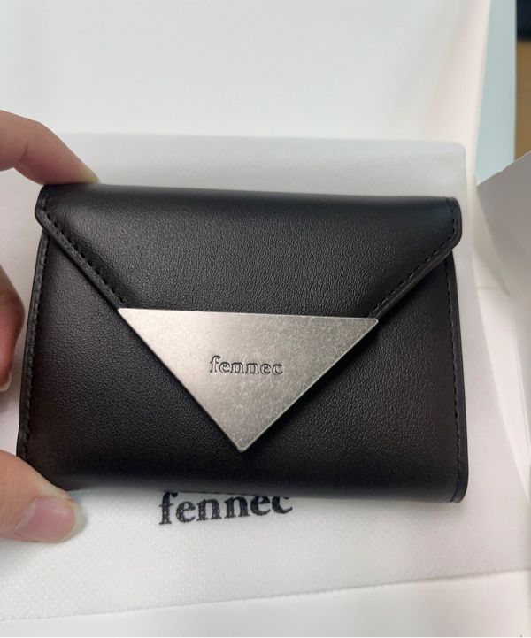 MUSINSA公式 | fennec MATT TRIANGLE WALLET - BROWN