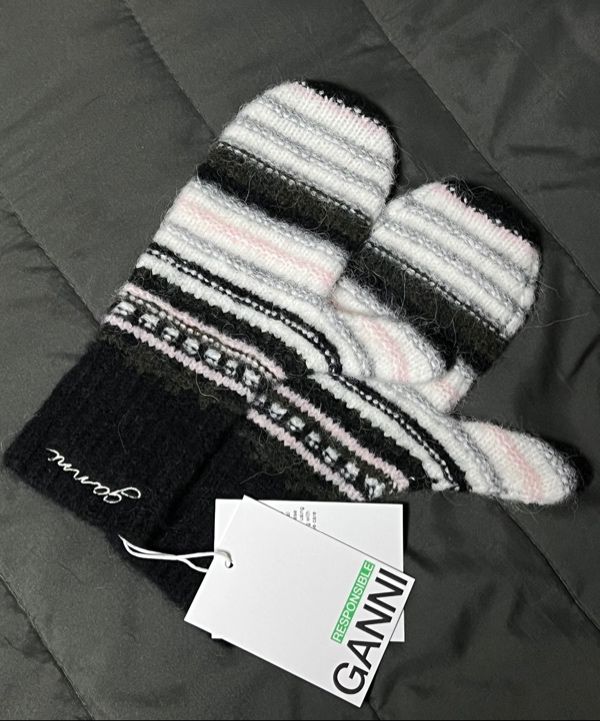 手袋 Ganni Women's Stripe Soft Wool Gloves Black A6315-099 MUSINSA | GANNI Striped Soft Wool Gloves - Black / A6315099