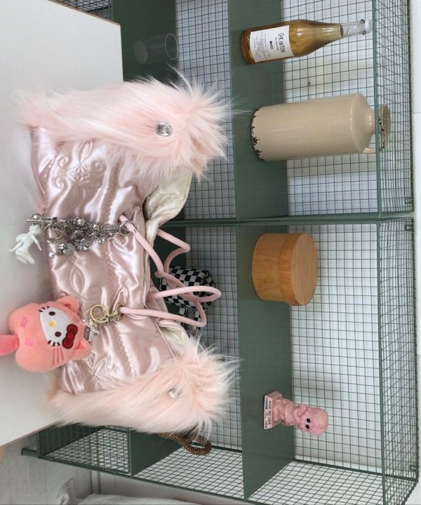 MUSINSA公式 | SCULPTOR Fluffy Slouchy Satin Bag Coral Beige/Pink