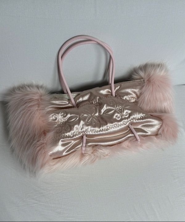 MUSINSA | SCULPTOR Fluffy Slouchy Satin Bag Coral Beige/Pink