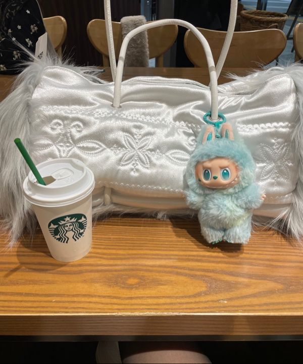 MUSINSA | SCULPTOR Fluffy Slouchy Satin Bag White/Ice Gray