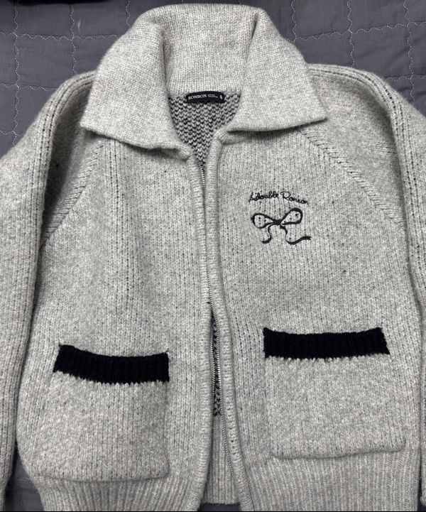 MUSINSA | RONRON BACK HEART RIBBON COWICHAN KNIT ZIP UP GREY