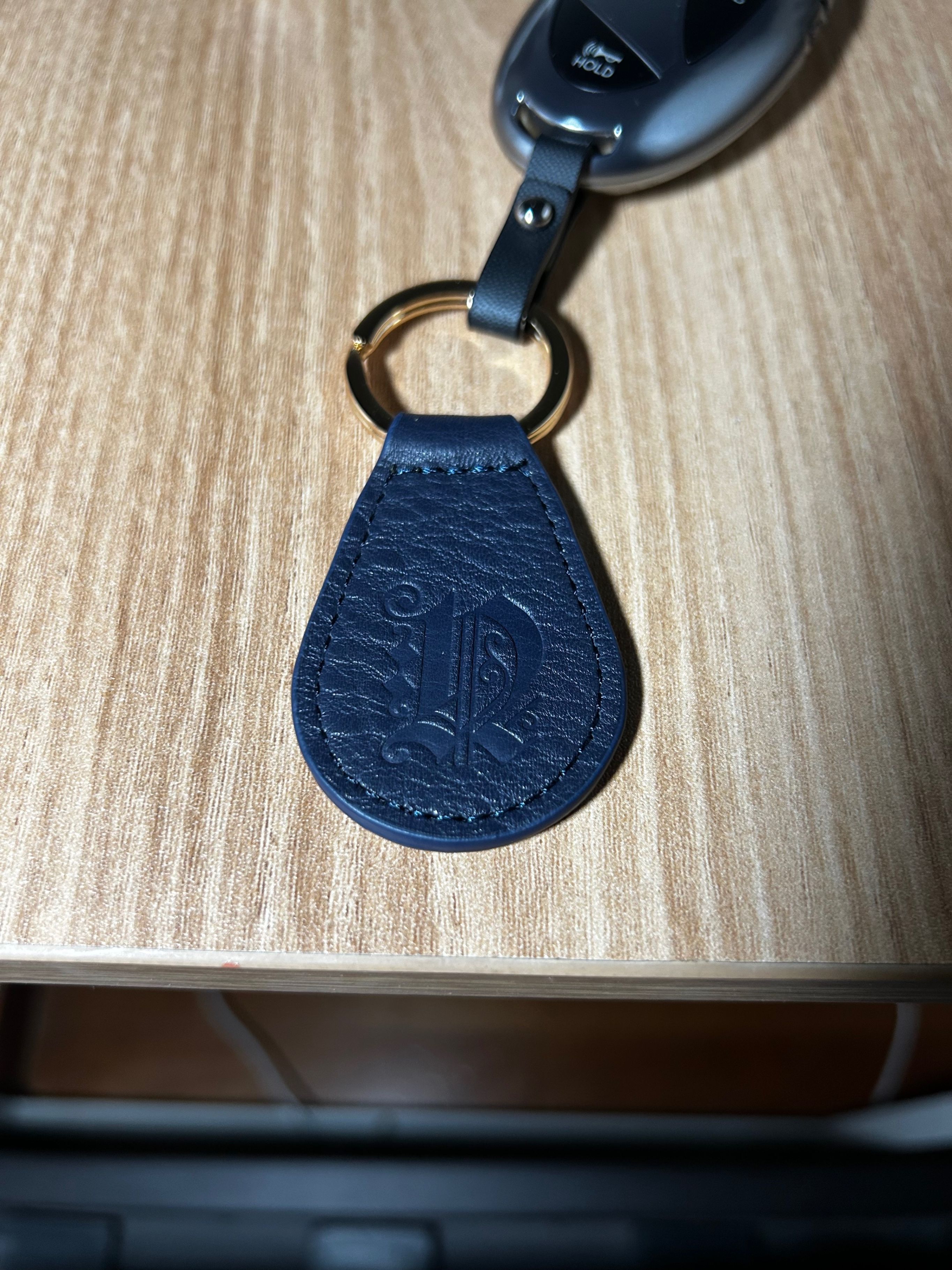 MUSINSA公式 | thisisneverthat® Leather Keychain Navy