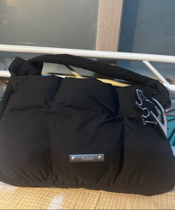 MUSINSA公式 | FALLETT [24SS] Nero Badge Padded Bag Black