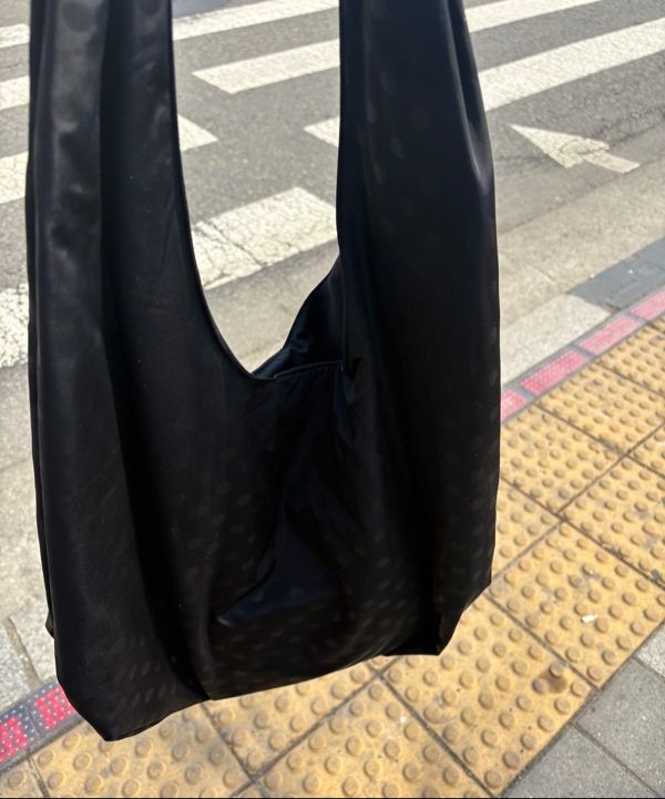 【OHESHIO】24fw DOT PADDING BAG リバーシブル MUSINSA公式 | OHESHIO DOT PADDING BAG, BLACK