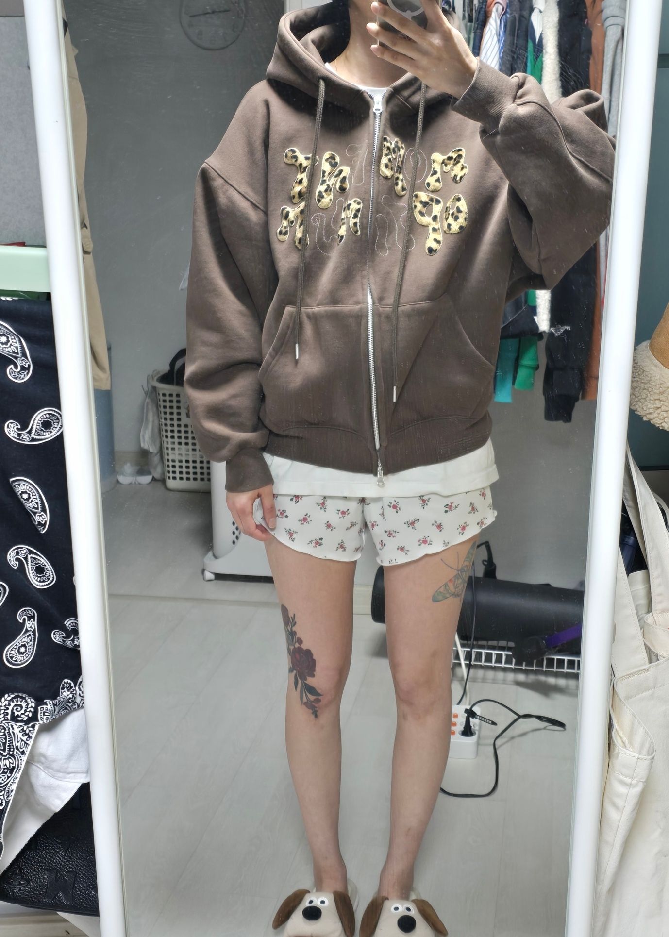 MUSINSA | MOO Leopard Applique Hoodie Zip-Up - Brown