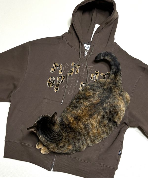 MUSINSA | MOO Leopard Applique Hoodie - Brown