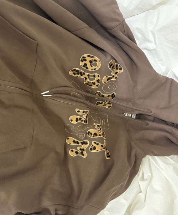 MUSINSA | MOO Leopard Applique Hoodie Zip-Up - Brown