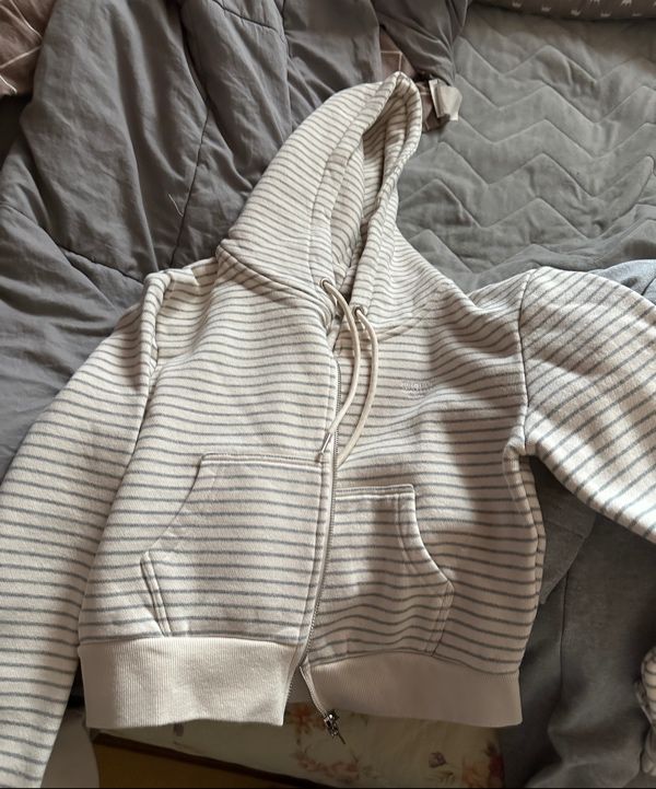 MUSINSA | GLOWNY G CROP ZIP UP (GRAY)