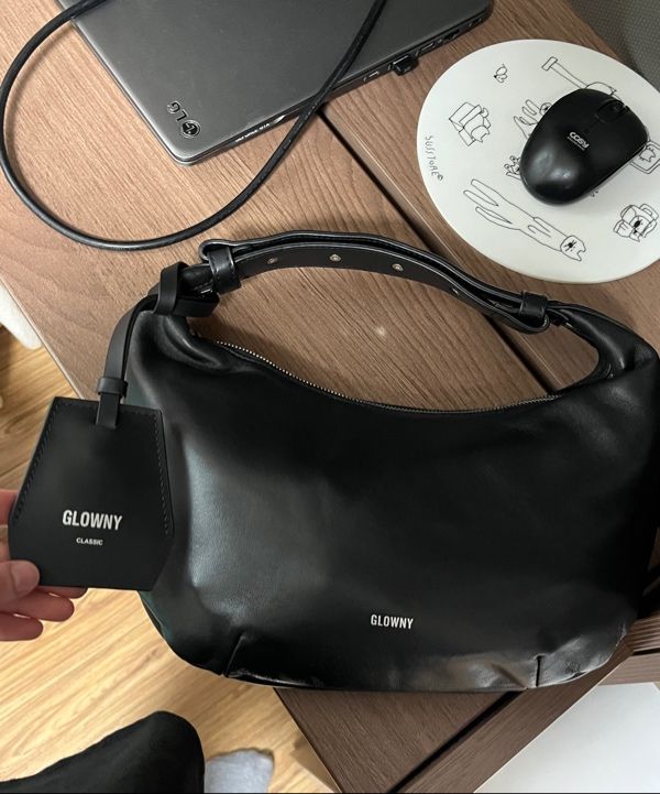 ★24-25AW新作★glowny★THE SKIN BAG MUSINSA | GLOWNY THE SKIN BAG (BLACK)