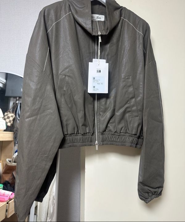 MUSINSA公式 | MATIN KIM MATIN ROUGH COATING CROP BOMBER IN KHAKI