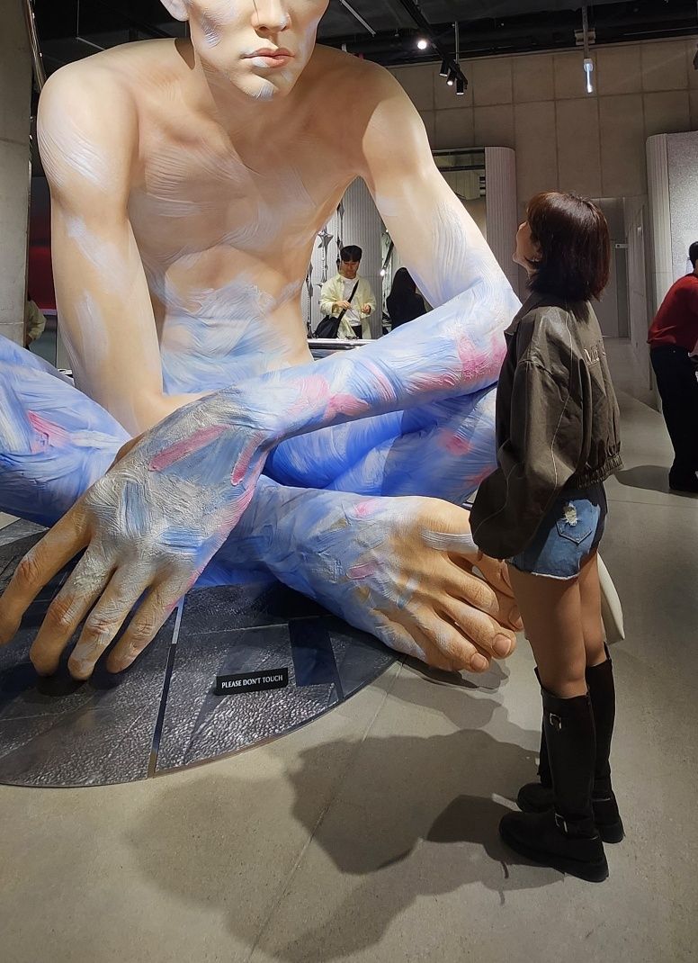 MUSINSA公式 | MATIN KIM MATIN ROUGH COATING CROP BOMBER IN KHAKI