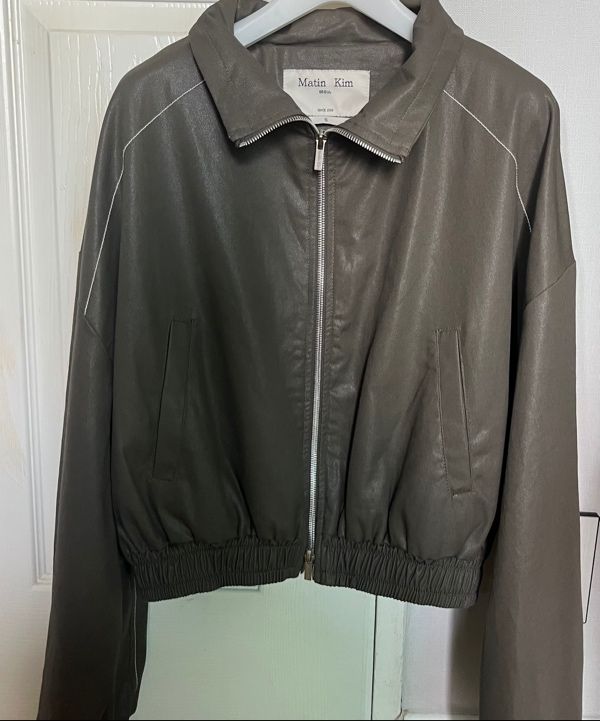 MATIN KIM ROUGH COATING CROP BOMBER カーキM MUSINSA | MATIN KIM MATIN ROUGH COATING CROP BOMBER IN KHAKI