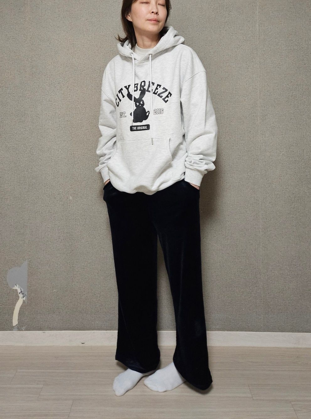 MUSINSA | CITYBREEZE City Fluffy Graphic Hoodie_BLACK
